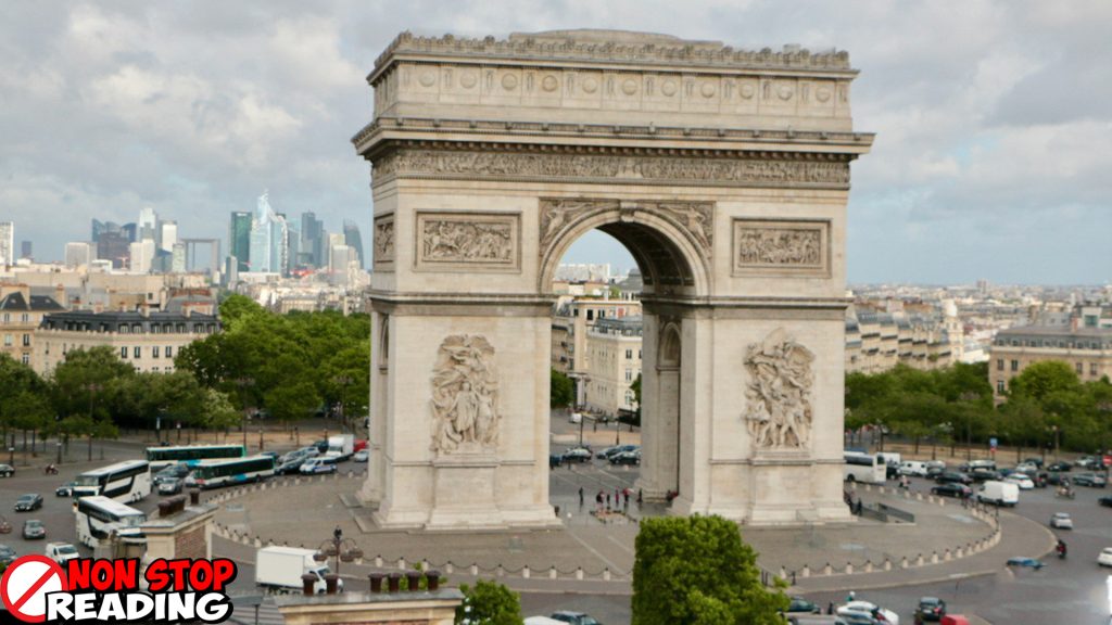 Arc de Triomphe Ikonik yang Memikat Jutaan 10 Wisatawan