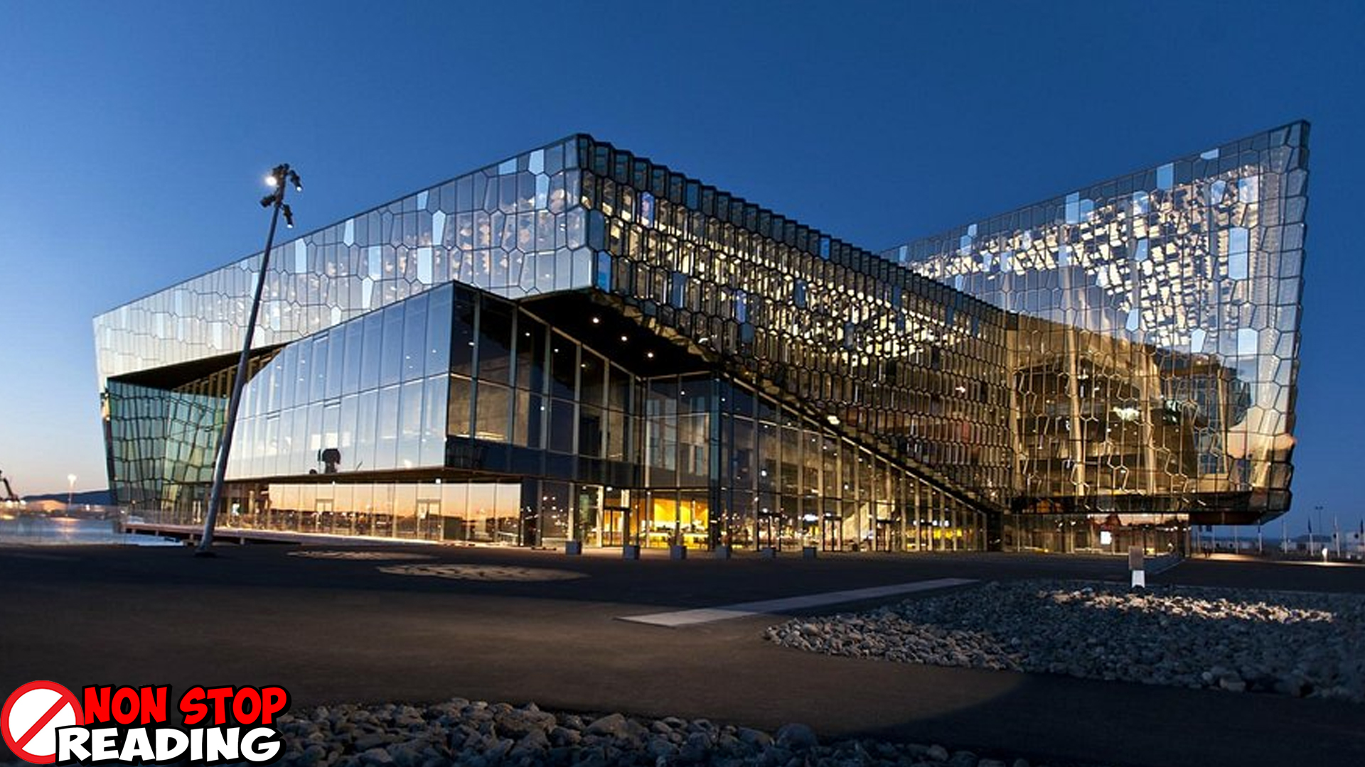 Harpa 9 Simbol Cantik Estetika Bangunan Modern