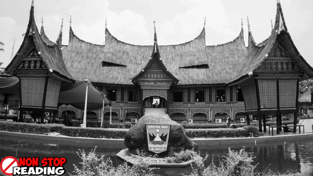 Padang Sejarah Panjang dalam 7 Landmark Ikonik!