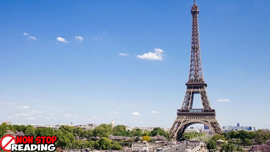 Menara Eiffel Kisah 45 Cinta, Ambisi, dan Baja