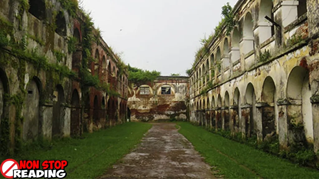 Benteng Pendem 1 Bangunan Megah Ditelan Bumi!