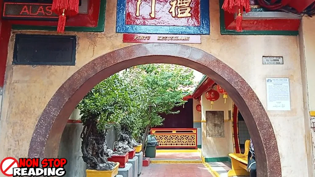 Klenteng Boen Tek Bio Pesona Suci 34 Budaya Tionghoa